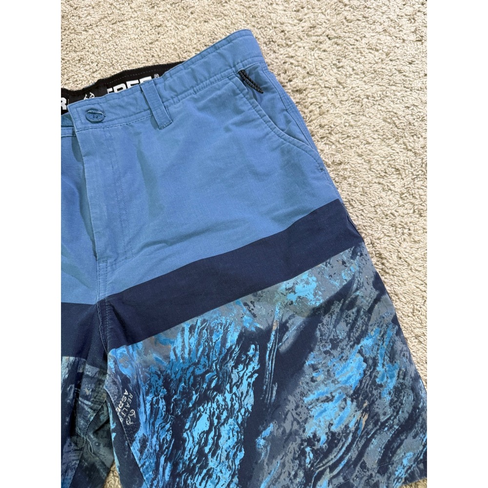 Realtree Fishing Cargo Shorts Blue Camo Utility Outdoor Gorpcore Performance M - Picture 3 of 7